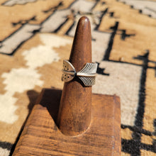 Load image into Gallery viewer, The Rhett Feather Ring - sz 6.75