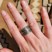 Load image into Gallery viewer, The Rhett Feather Ring - sz 6.75