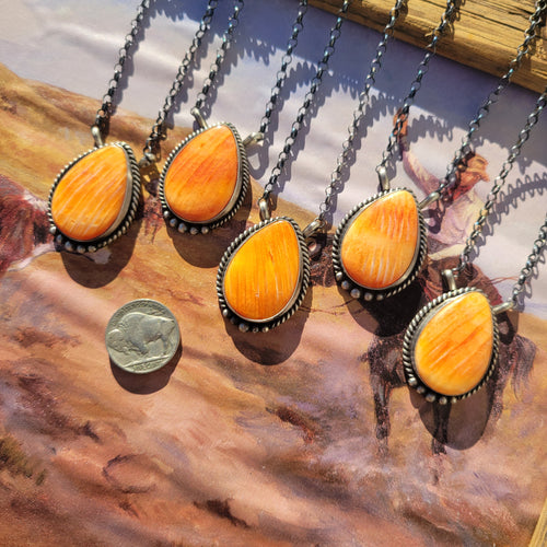 The Duluth Spiny Necklace - Orange