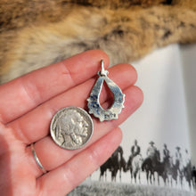 Load image into Gallery viewer, The Shay Necklace