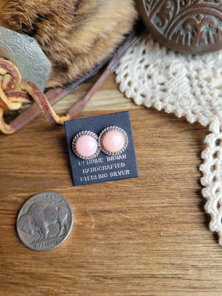 The Kelsi Studs - Pink Conch