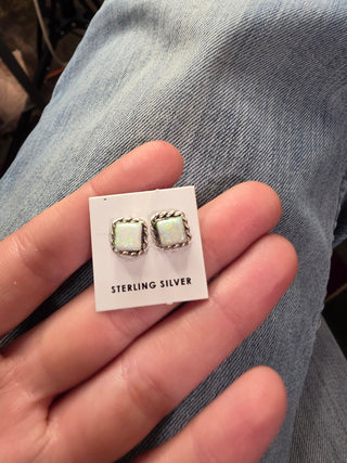 Jennifer opal stud