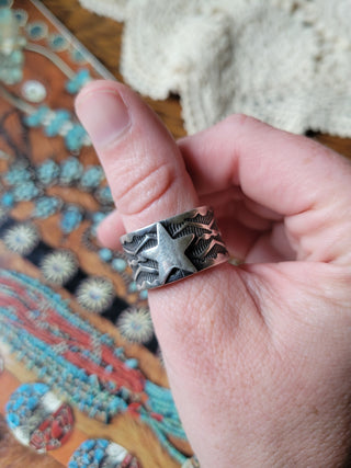 Sunshine Reeves Star Cigar Band Ring - Sz 11.5
