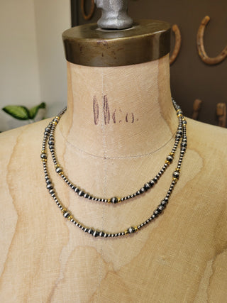 Graduated Pearls x Gold