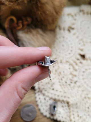 The Annie Oakley Hat Studs - Pink Conch