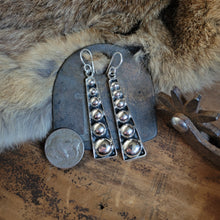 Load image into Gallery viewer, Lacey Graduated Dot Earrings