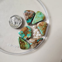 Load image into Gallery viewer, The Lauren Cluster Pendant