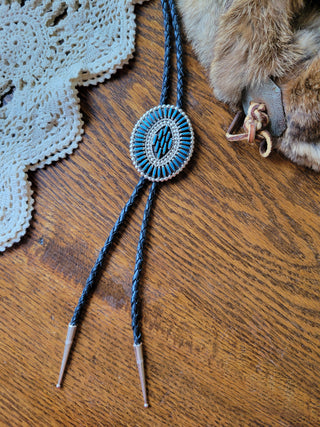 The Corina Needlepoint Cluster Bolo