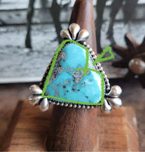 Load image into Gallery viewer, Golden Hills Heart Pendant