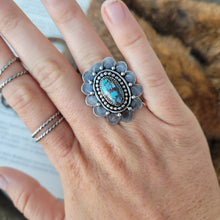 Load image into Gallery viewer, Golden Hills Flower Ring - 6.5