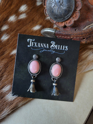 The Garcia Blossom Earrings - Pink Conch