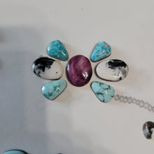 Load image into Gallery viewer, Emily Cluster Necklace