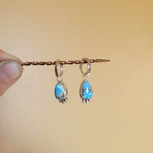 Load image into Gallery viewer, Golden Hills Huggie Hoops