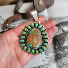 Load image into Gallery viewer, The Collinsville Cluster Pendant