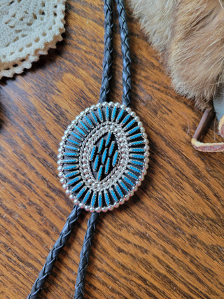 The Corina Needlepoint Cluster Bolo