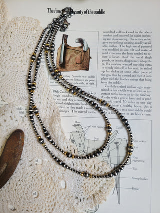 Graduated Pearls x Gold