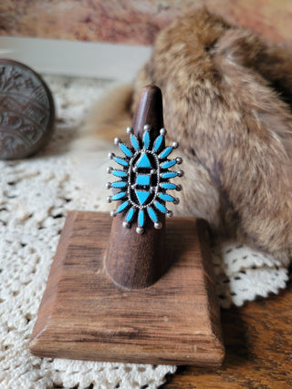 The Elsworth Needlepoint Cluster Ring - Sz 6.5