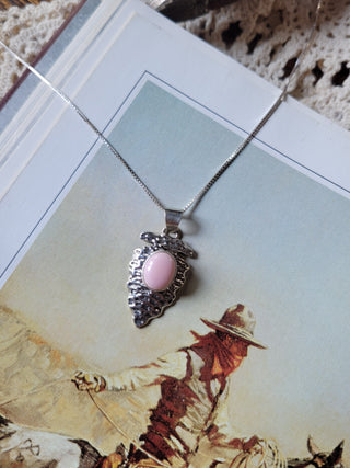 The Hazel Arrowhead Necklace - Pink Conch