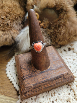 Red Spiny Oyster Heart Ring - Sz 8.5