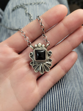 Bridgette - onyx neck