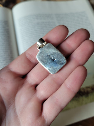 The Harriet Rectangle Pendant - Pink Conch