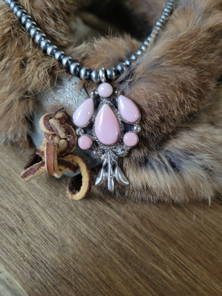The Lydia Necklace - Pink Conch