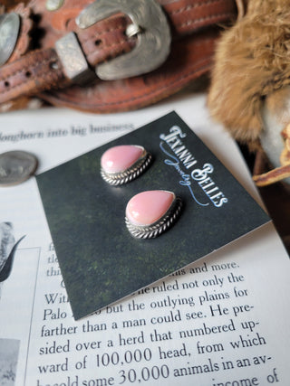 The Sage Studs - Pink Conch