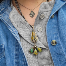 Load image into Gallery viewer, Giraffe Pendant