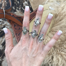 Load image into Gallery viewer, Petite Florals